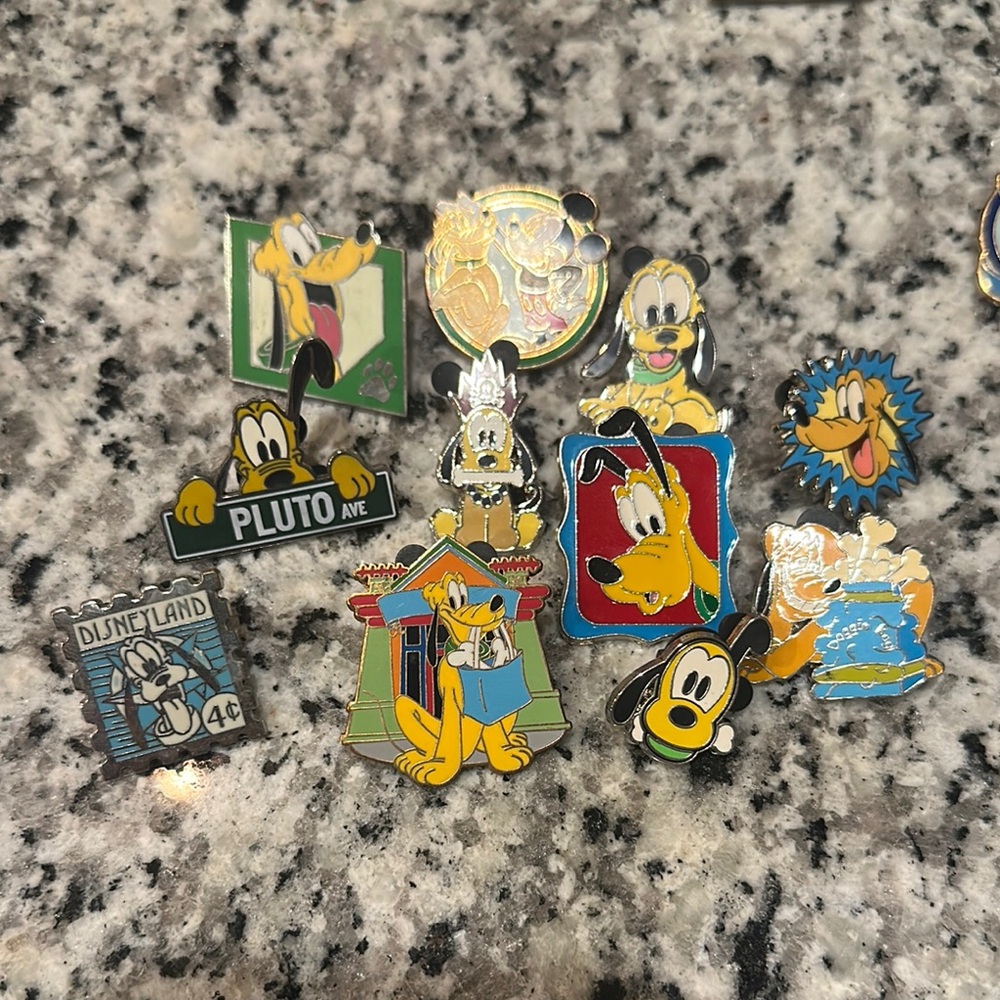 Disney Character Pin Set
